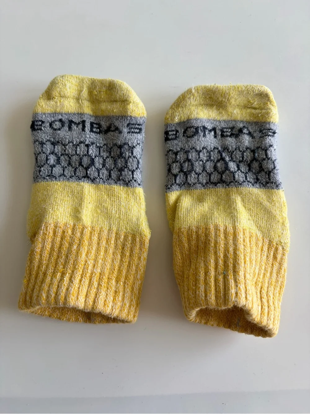 Bombas Toddler Quarter Socks 4 Pairs Ages 1-3 Size 5-7.5T Yellow Gray Red Blue